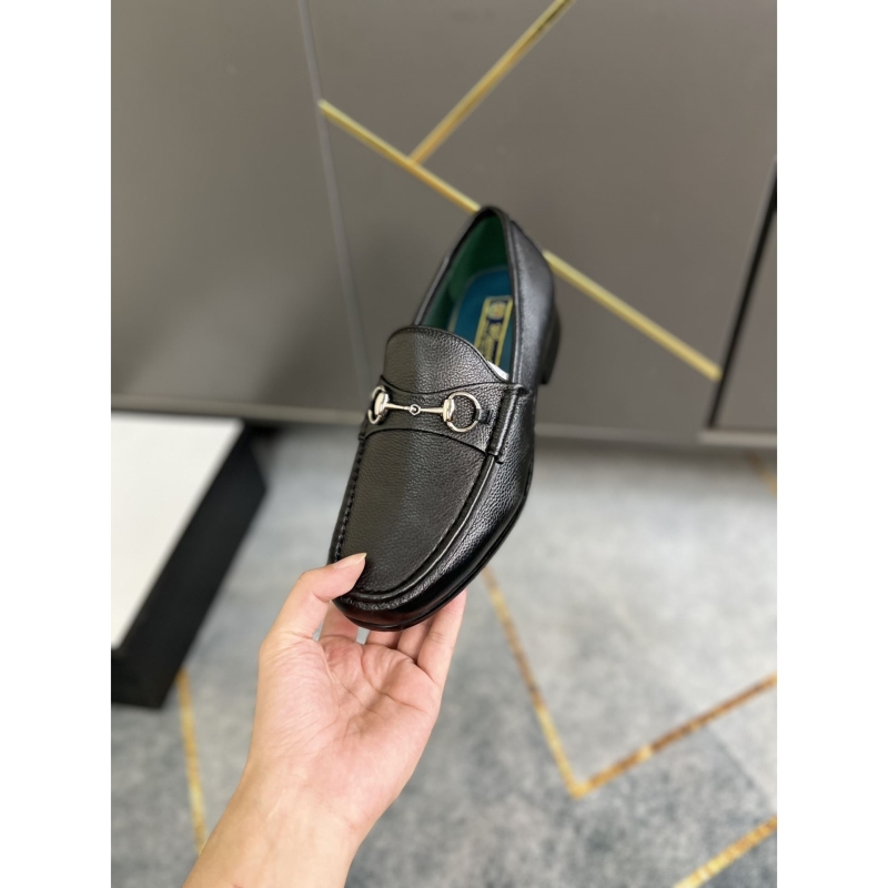 G*u*i leather shoes